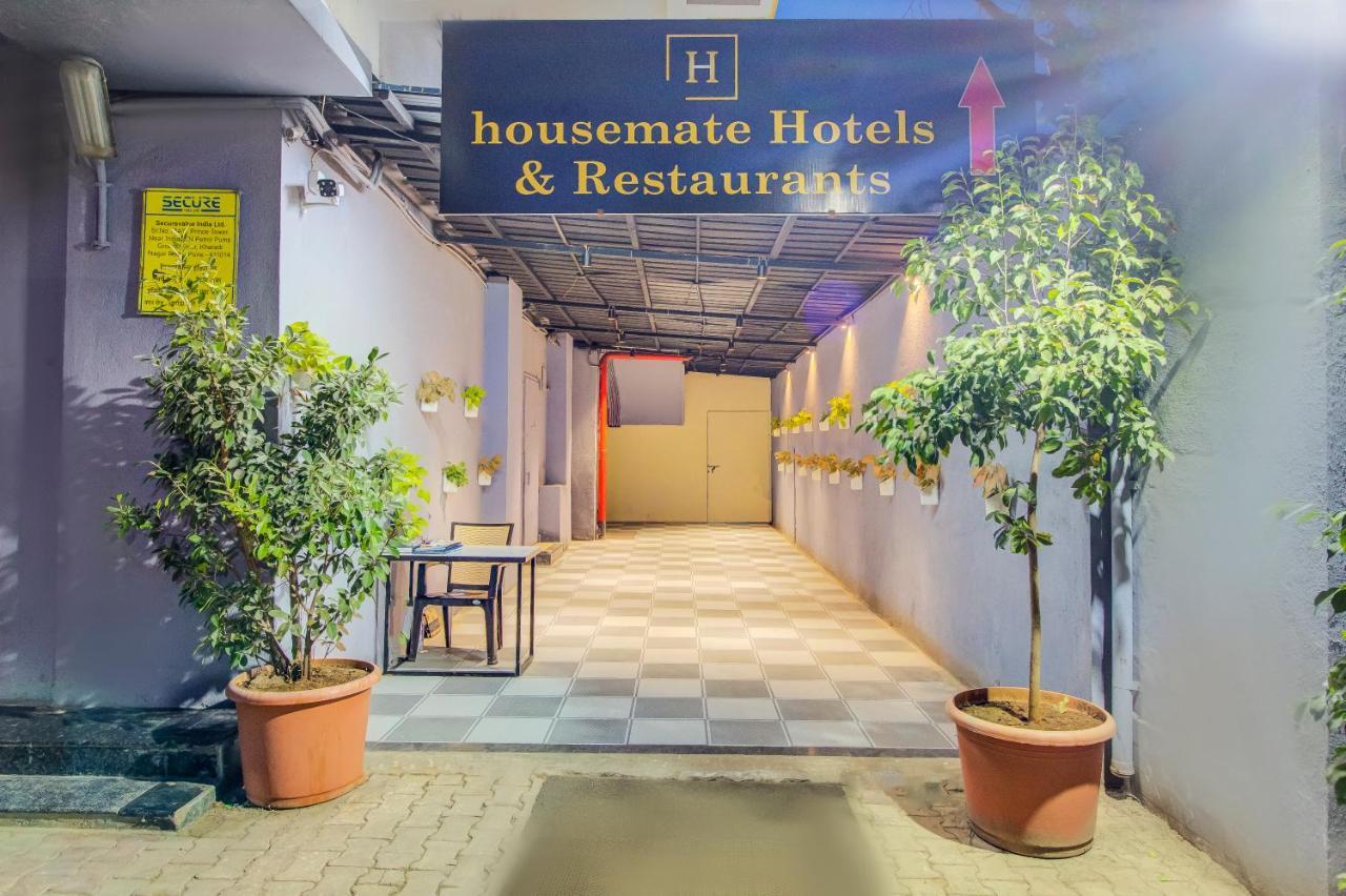 Housemate Hotel Pune Exterior photo